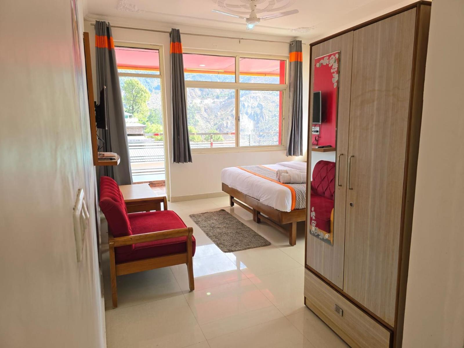 Hotel Starwud Kotagge แมคลอยด์กันจ์ ภายนอก รูปภาพ